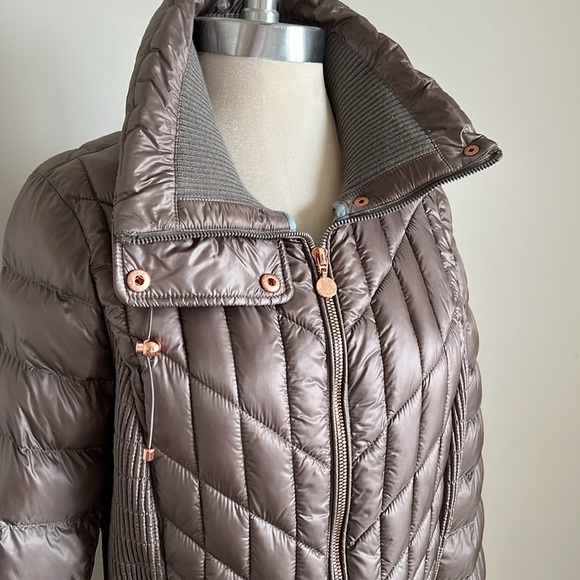 LIKE NEW! Bernardo packable primaloft jacket- Size Small - Picture 2 of 11
